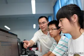 2021年安徽省高考分数线已发布，省内一本高校（理科）怎么报呢图片