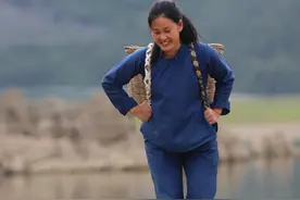广西壮族服饰 蓝衣图片