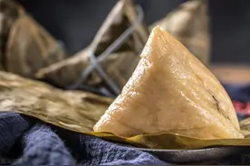粽叶不要用水泡了就包，牢记这2步，粽叶柔软韧性好，粽香味更浓图片