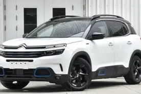 雪铁龙也开始玩插混，天逸PHEV，纯电续航58km，油耗低至1.7L图片