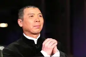 来自冯小刚的愧疚：待我如兄弟一样的冯巩，我伤害了他图片