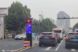 武汉街头多了不少新式车道，应该怎么走？交警教你正确通行图片