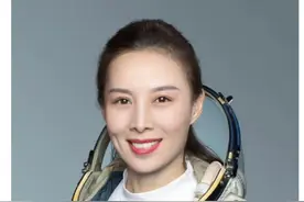 “最美航天员”王亚平：北大博士毕业，曾狠心拒绝丈夫生小孩图片