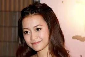 她是清纯女模特，放弃学业嫁入豪门，为讨丈夫欢心暴瘦成“骷髅”图片