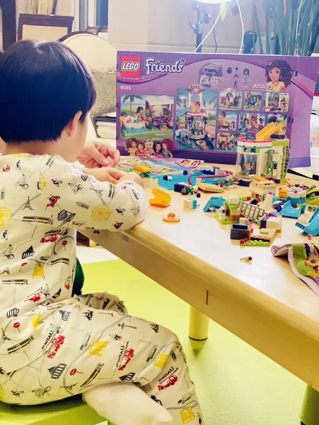 一个玩具有一百种玩法，小魔怪没开学的日子靠它续命！