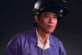 中国第一焊工，专焊卫星导弹，曾拒绝外国8倍年薪，现状如何？图片