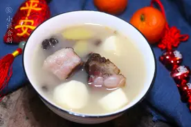 此食材很不起眼，长得黑黢黢，但却“乡土味”十足，炖一锅特香图片