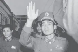 1985百万大裁军，“主刀人”裁军裁掉自己。邓公：头头不通调头头图片