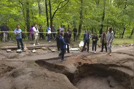吉林省红石砬子抗日根据地遗址出土246件东北抗联遗物图片