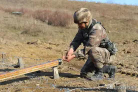 某新型爆破器亮相演兵场图片