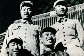 关向应：满清贵胄后裔，最终走向革命道路，去世时毛主席亲写挽联图片