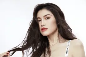 超模何穗最新维密写真释出，大秀性感身材，网友直呼魔鬼身材爱了图片