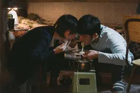 每个成熟男人，都曾是幼稚的男孩，都曾有一个助他成长的炮灰女人图片