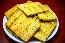 教你做“粗粮饼干”，没有添加剂，不用一滴水，自己做吃着更放心视频封面