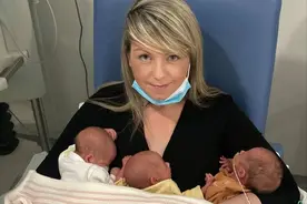 英国女子不到一年，生下四个宝宝，连男友也想不到图片