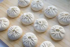 白菜肉包子家常做法，经典口味，妈妈的味道，6岁孩子直呼能吃3个视频封面