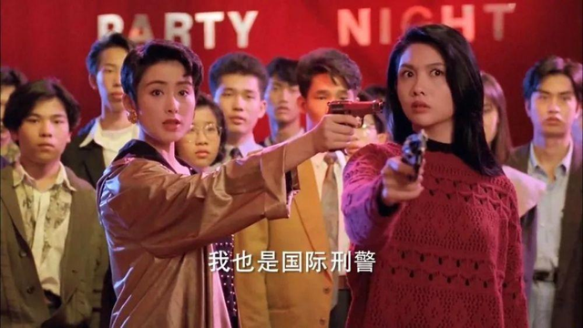 她参演了5部《逃学威龙》，戏份却越来越少，从女主逐渐演成女配