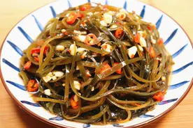 泡海带时，别再只会加水了，加上一点它，海带泡开快，不腥味道鲜视频封面