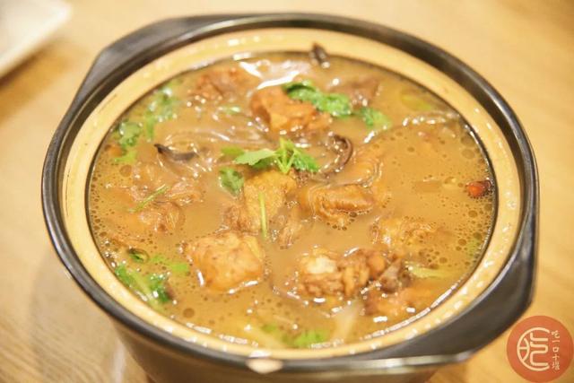「十堰美食」好嗨哦,在十堰我竟然吃到了地道的东北锅包肉,感觉到了人生巅峰…