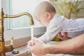 东哥说育儿丨宝宝不能太“干净”，“脏”一些或许更健康图片