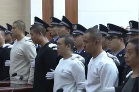 孙小果案“保护伞”们获刑！其继父及母亲一审分别获刑19年、20年