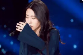 张碧晨外裤内穿的时尚让人看不懂，却美出了新高度，唯独脸长了点图片