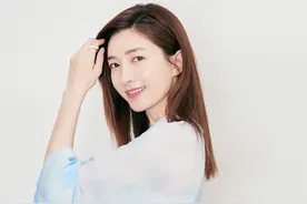 江疏影甜美长裙优雅写真图片