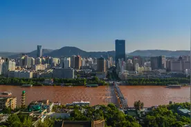 兰州限行引起争议，限行后路反而更堵了？图片