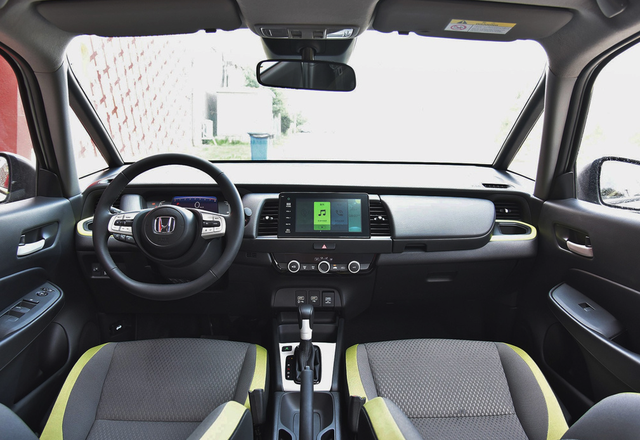 第四代飞度8.18万起售，六款车型选哪款？低配堪称“毛坯车”