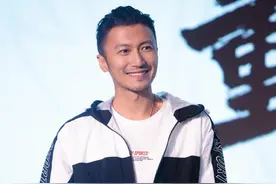 40岁谢霆锋穿运动装，造型酷似20岁，这5组搭配展露不同魅力图片