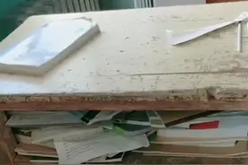 学霸书桌整齐，学渣书桌宛如“杂货店”，网友：多啦A梦是你吗图片