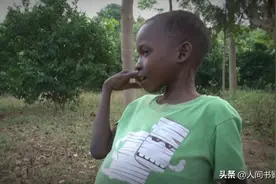 非洲9岁男孩患病5年，肚子鼓胀如怀孕，医院检查结果让家人崩溃图片