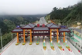 7月1日起，蒙屏高速将正式通车收费运营！图片