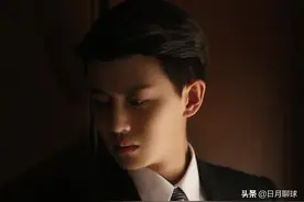 任嘉伦声称乒乓球很简单，意外遭到翻车，10年乒坛生涯为何退役？图片