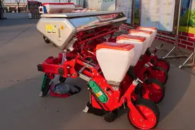 新发明，导向投种玉米播种机，将开创中国玉米播种的新时代图片