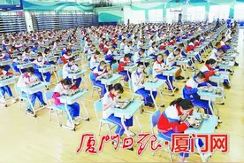 各校防疫有妙招！课间活动有“专属路线”，校体育馆变“第二食堂”图片