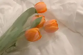 互相暗恋的两个人，会有这些“心有灵犀”图片