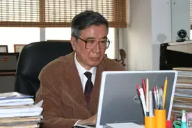 放弃美国奖学金毅然回国，他一举打破国外垄断，创多个中国第一，当选院士！图片
