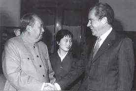 1972年尼克松访华，毛主席赠送200克茶叶和12字墨宝，各有深意图片