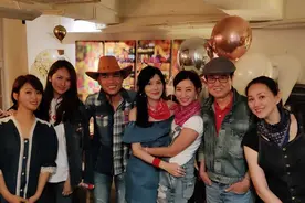 历届港姐聚会！梁小冰携夫秀恩爱，梁佩瑚嫁富豪，朱洁仪仍单身图片