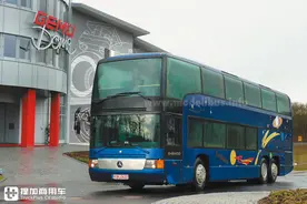 仅生产一台，带您看看奔驰O404 DD双层大巴的传奇一生图片