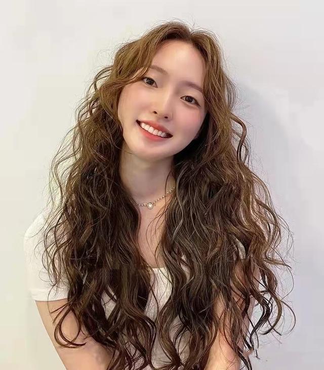 卷发类型有哪些(你适合烫法式卷还是羊毛卷) - 投稿 - 霍芝号