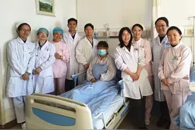 勇于突破，中大专家成功为肾衰患者完成高难度腹透置管图片
