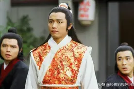 艾威两次出演射雕英雄传，前后相隔11年，由侍从成长为郭靖的师父图片