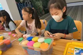 彩泥手工花样繁，孩子暑期乐趣多~图片