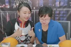 花姐联手粽子西施带货 直播间粉丝呼声不断 万宁特产要火了图片