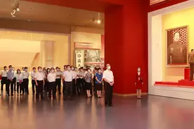 审计署领导班子集体参观“不忘初心、牢记使命”中国共产党历史展览图片