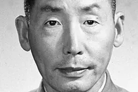 张克侠：蒋介石赐佩剑将军，潜伏敌营20年，起义葬送55万敌军图片