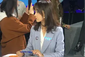 最美央视记者王冰冰生图流出，和baby同台被赞气质不输女明星图片