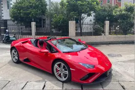 400万兰博基尼新车变事故车？车主称右前门被拆卸补漆，经销商：绝对没补过漆图片